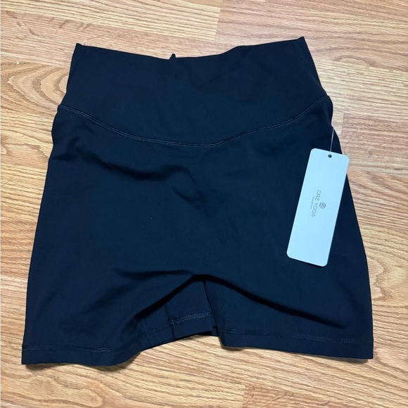 NWT Crazy Yoga Butterluxe Crossover Butt Shorts 3” Women’s Large Black - Picture 1 of 5